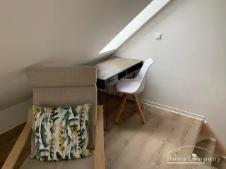 Renoviertes u.neu eingerichtetes Apartment im Hof eines Stadthauses,