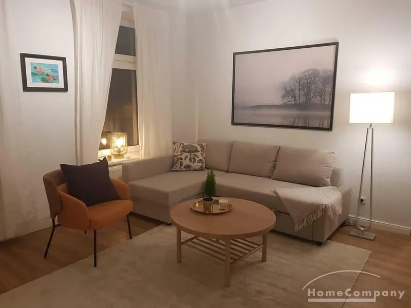 Moderne Wohnung im 1. OG mit Balkon
