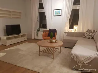 Moderne Wohnung im 1. OG mit Balkon
