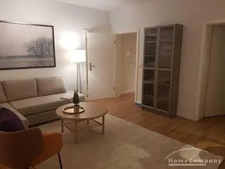 Moderne Wohnung im 1. OG mit Balkon