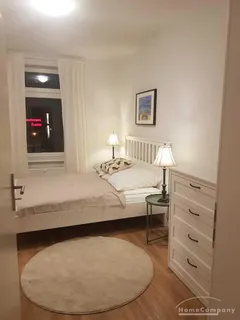 Moderne Wohnung im 1. OG mit Balkon