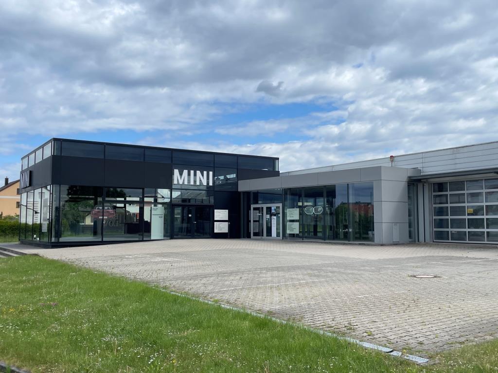 Werkstatt / Showroom / Autohaus / Freifläche