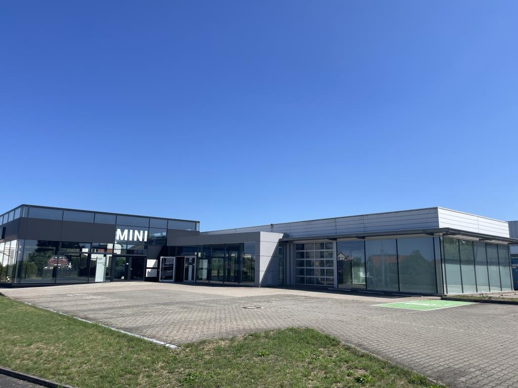 Werkstatt / Showroom / Autohaus / Freifläche