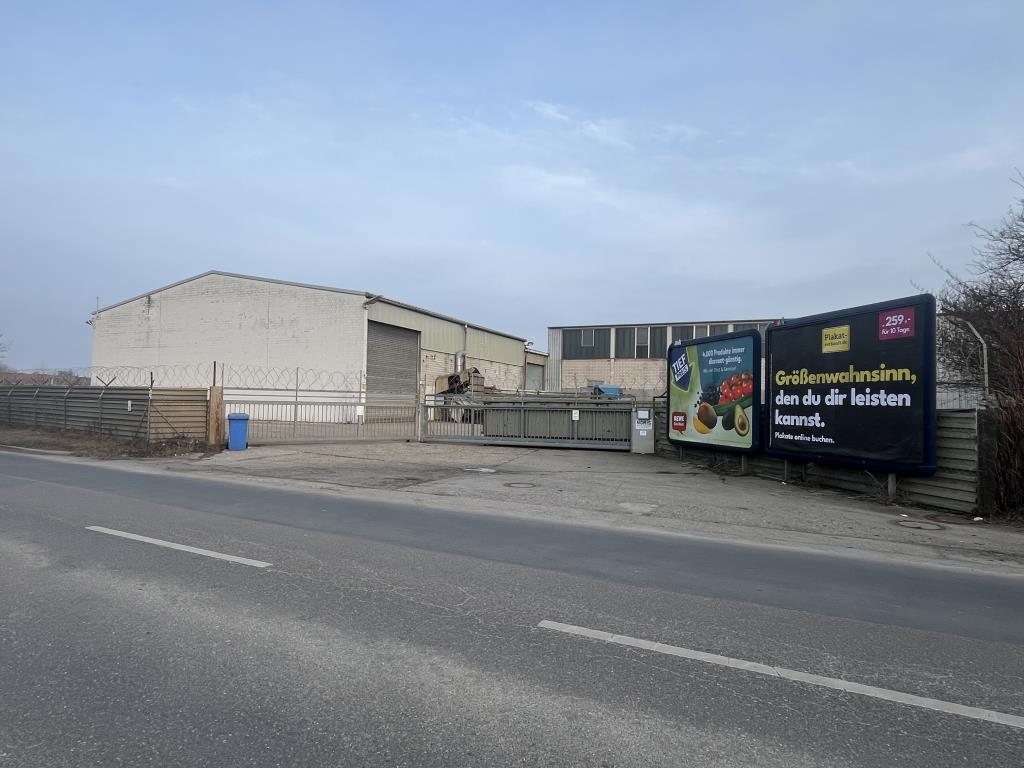 Gewerbegrundstück mit Hallenbebauung