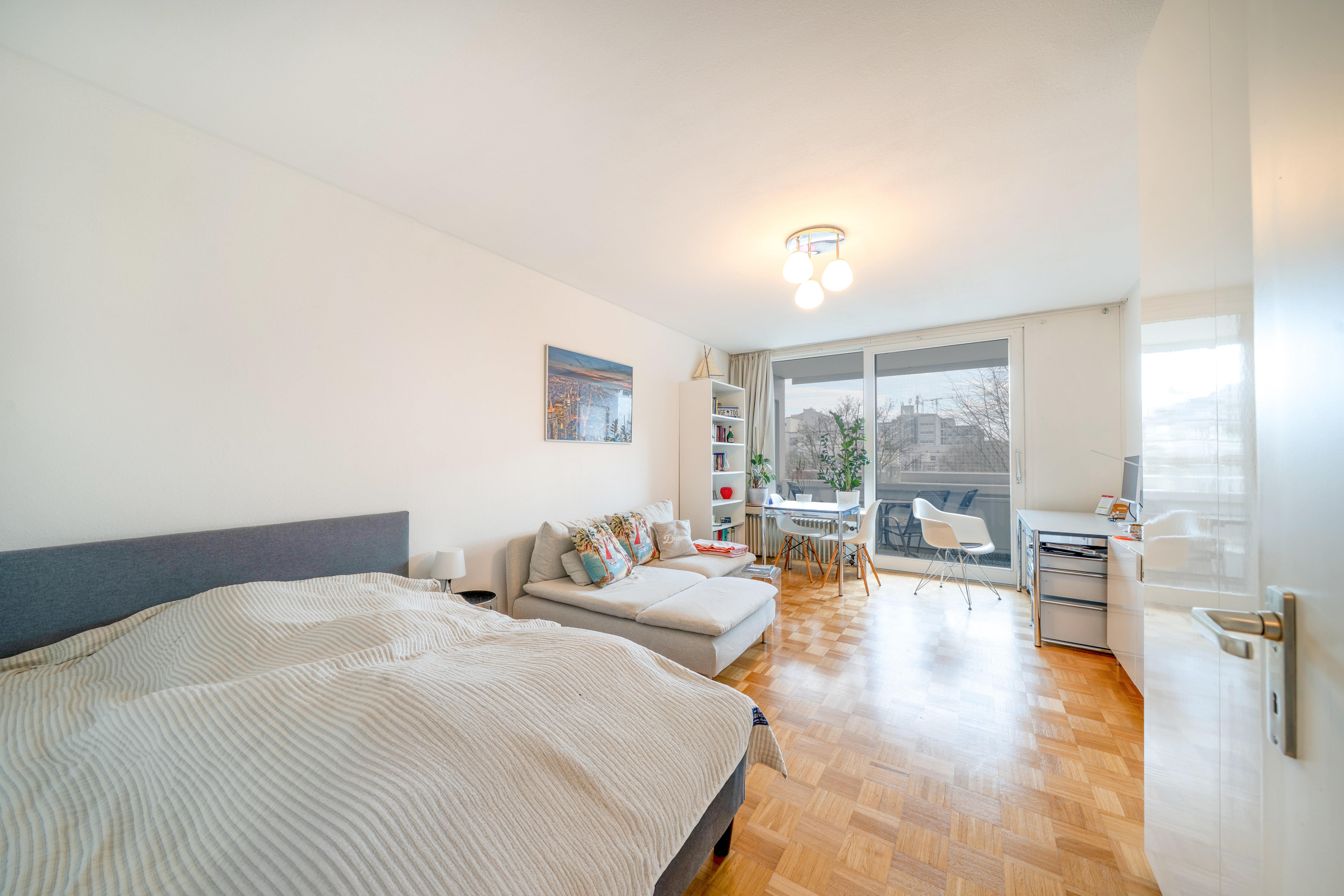 Wohn- und Schlafzimmer