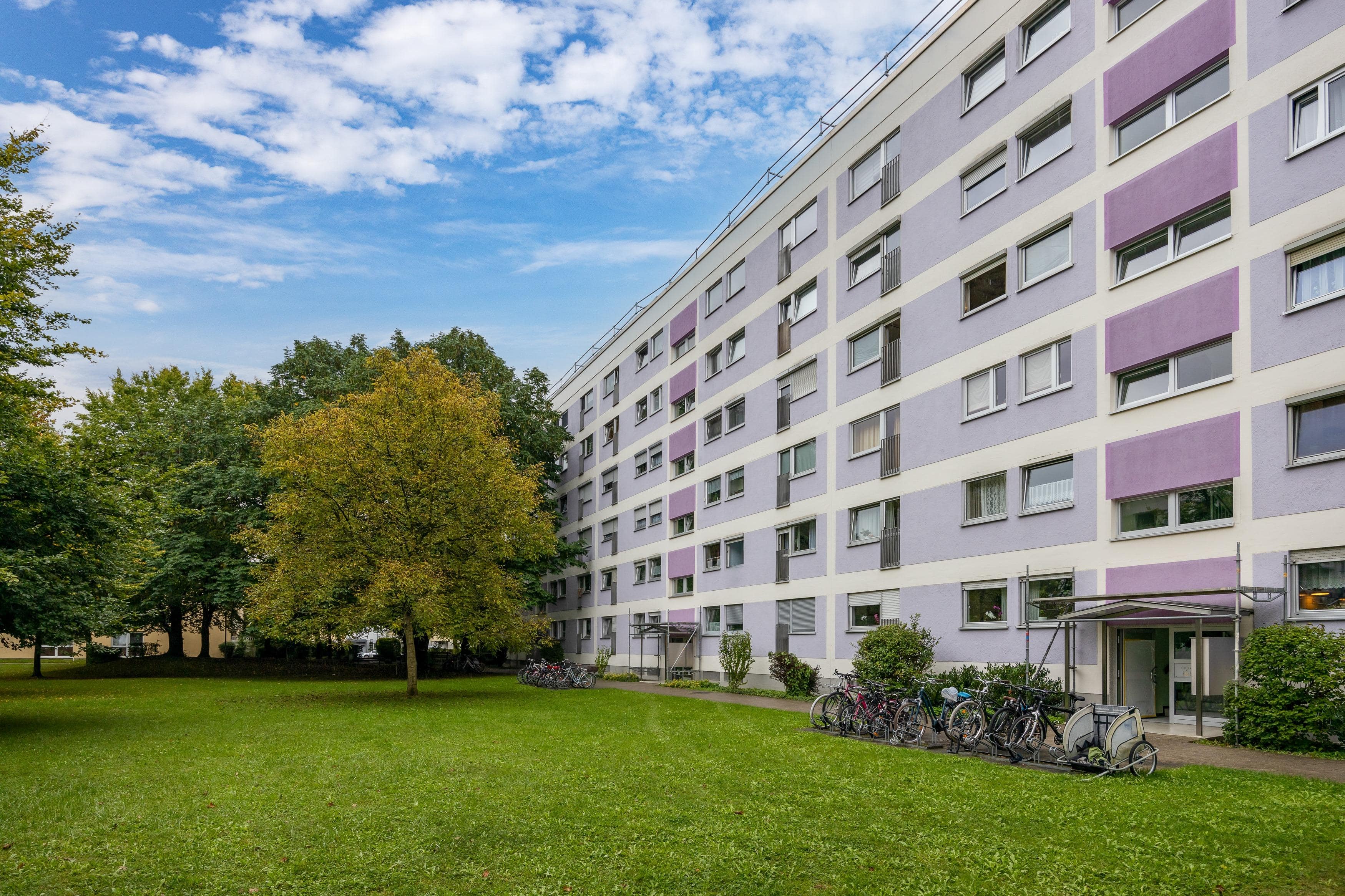 Außenansicht Haus, Gesamtbild mit Balkon