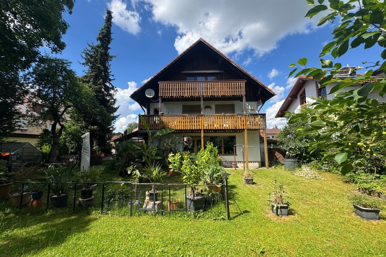 Hausansicht vom Garten