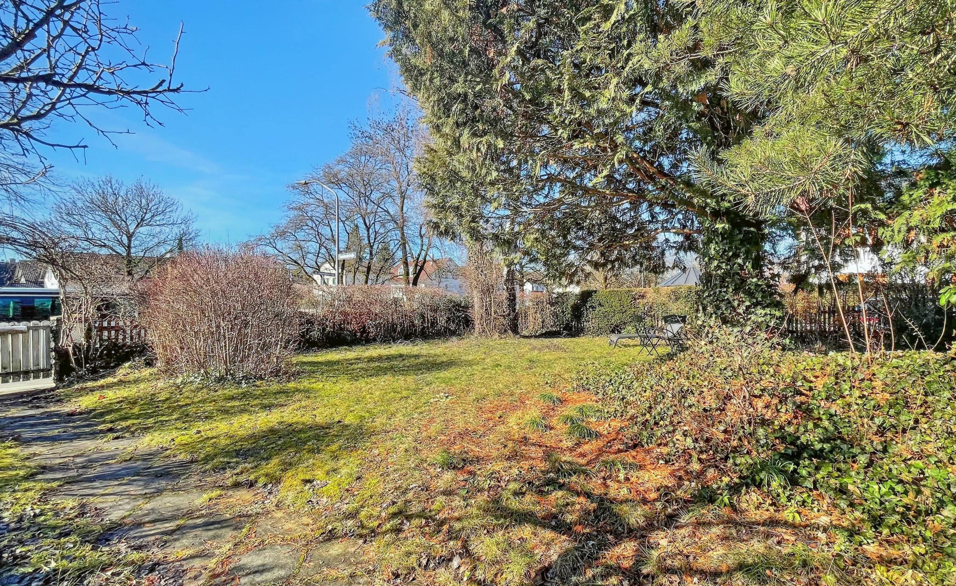 Sonniges Sudwestgrundstuck