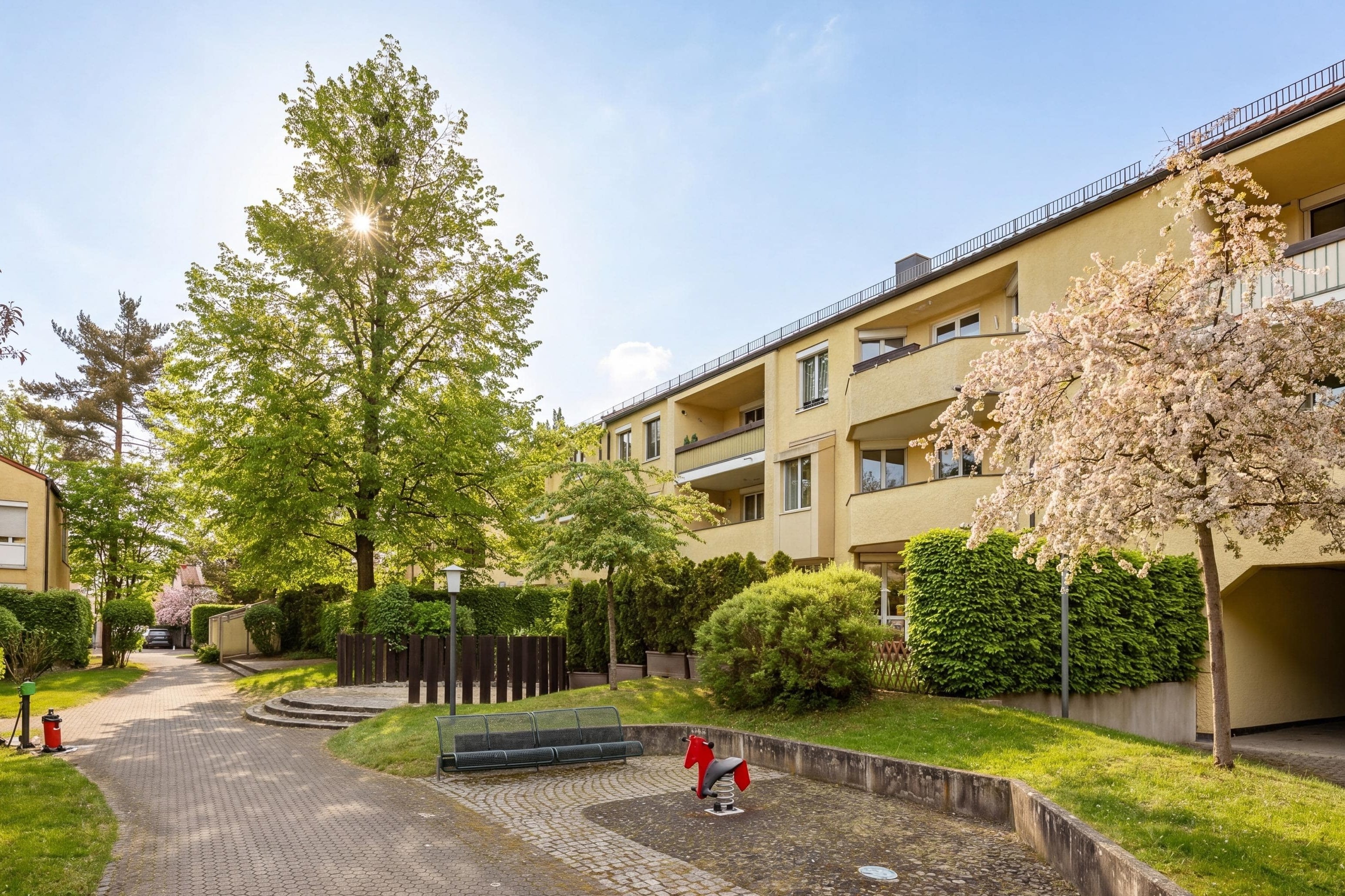 Blick zum Balkon