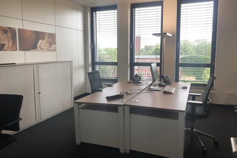 Doppelbüro