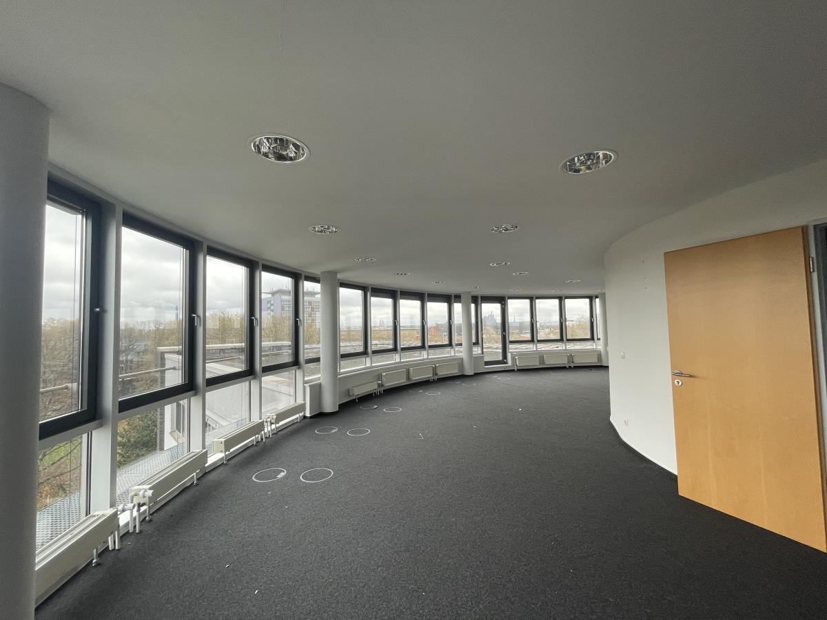 Großes Büro