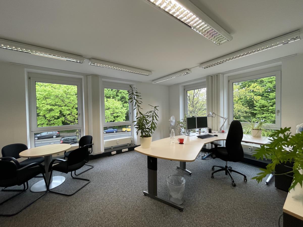 Eckbüro