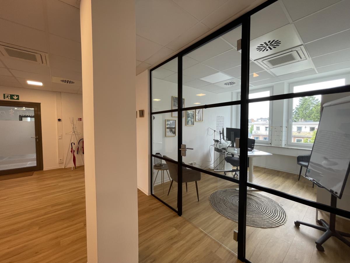 Büroflur, Glas
