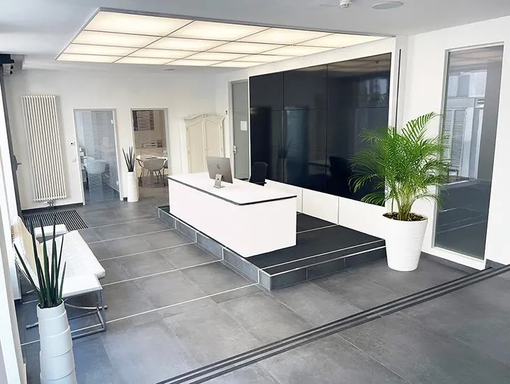 Gratis Empfang & Empfangsdame