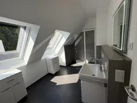 Sehr geräumiges Bad