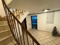 Keller fast vollständig gefliest