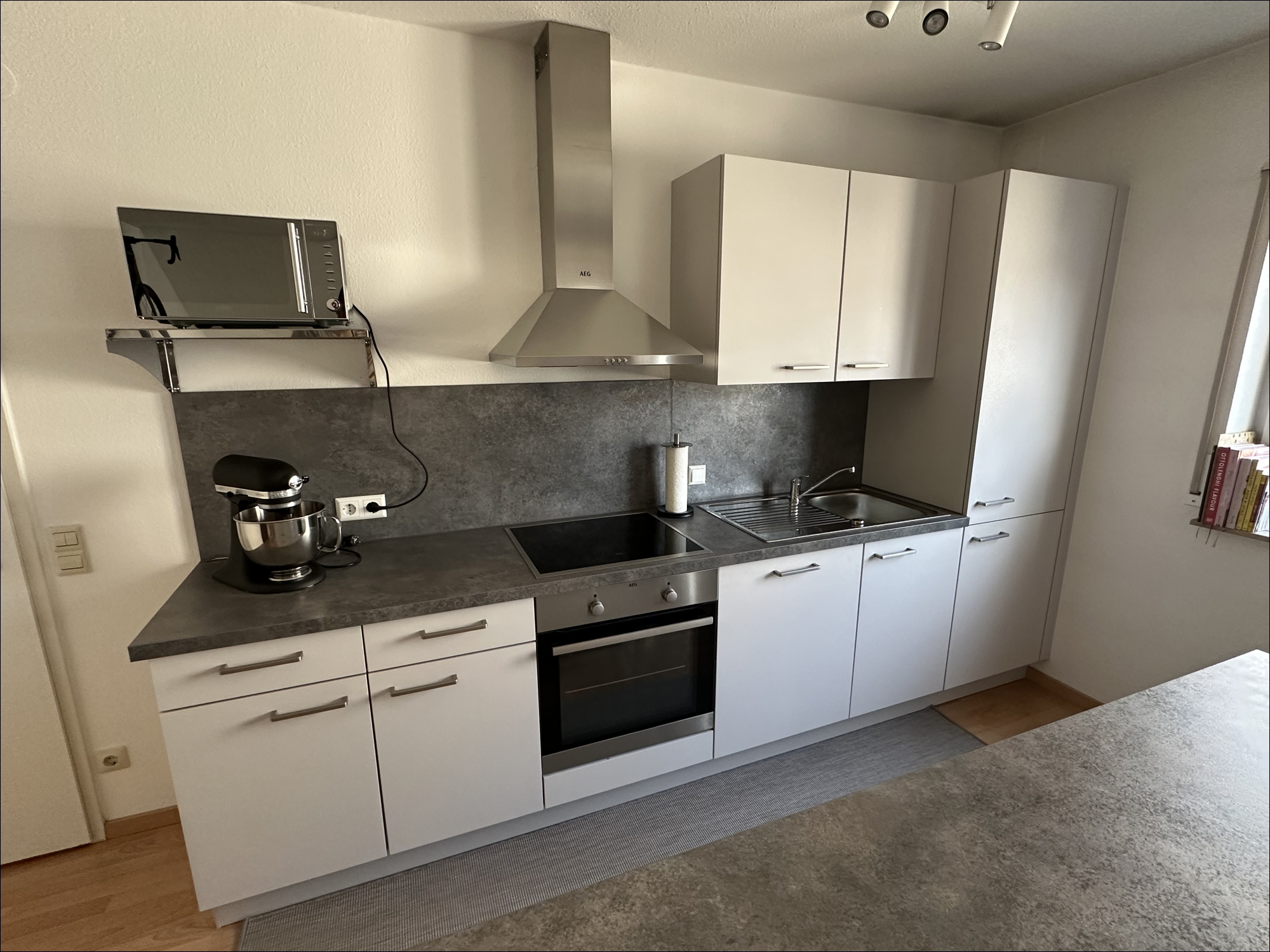 Einbauküche inklusive! (Vermietereigentum)