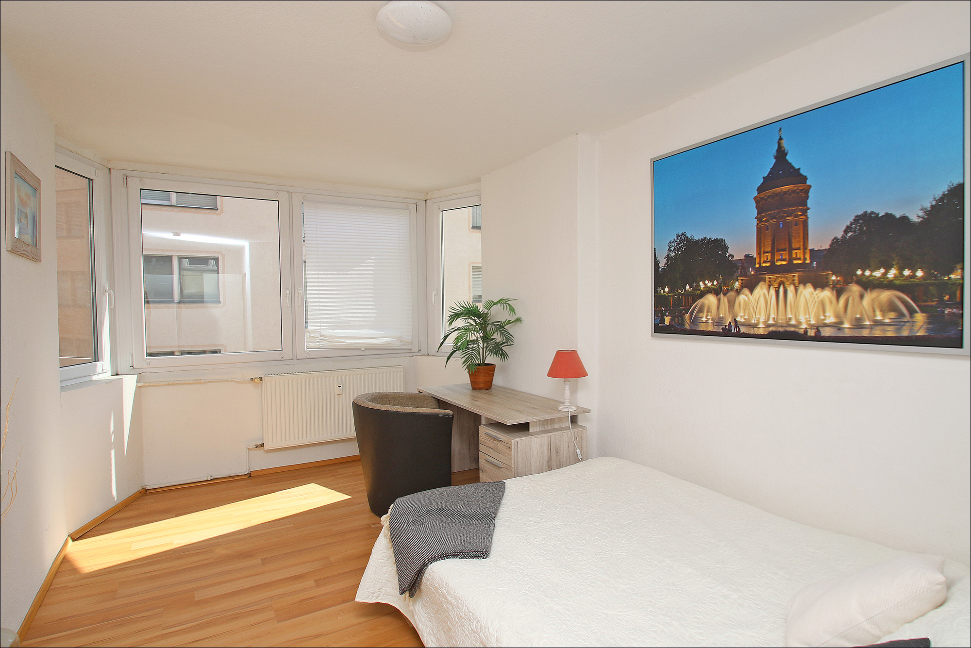 Besonderes Schlafzimmer mit Glasfront