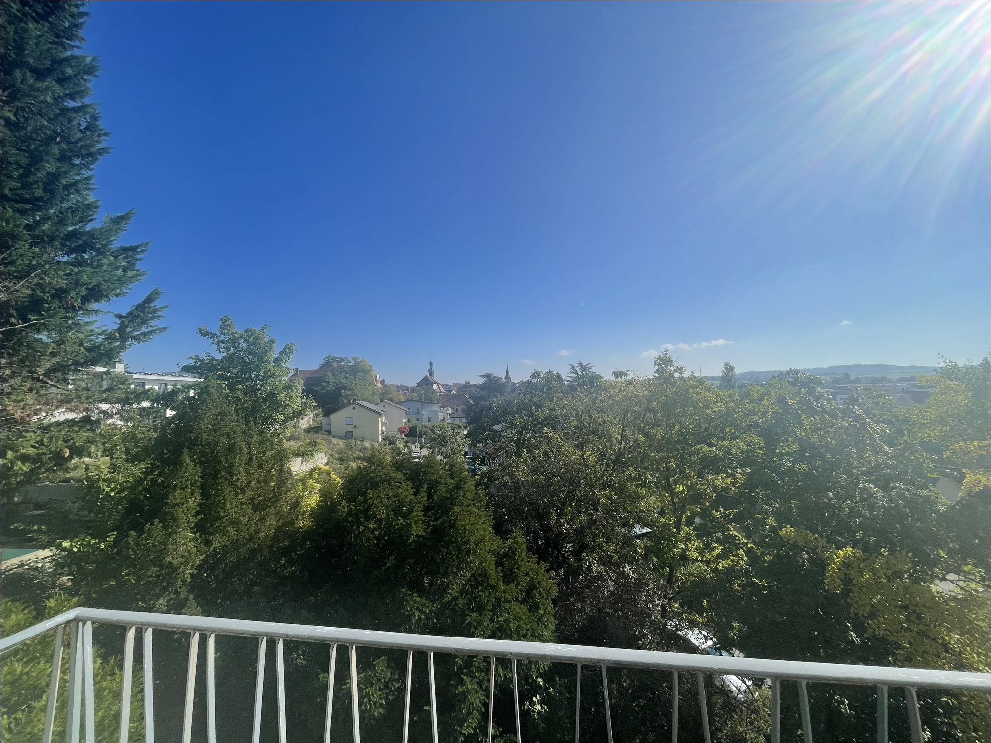 Aussicht vom seitlichen Balkon im Dachgeschoss