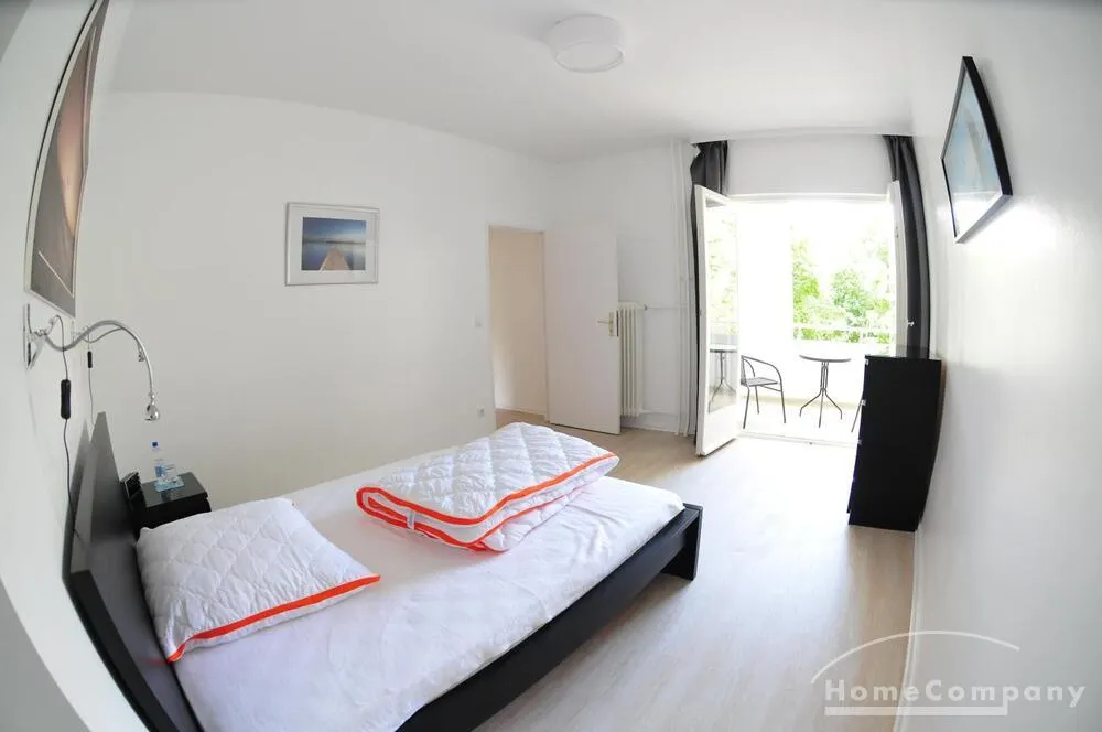 Helle 3-Zimmer-Wohnung mit Balkon in Berlin Wilmersdorf, möbliert - Photo 2