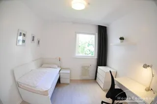 Helle 3-Zimmer-Wohnung mit Balkon in Berlin Wilmersdorf, möbliert