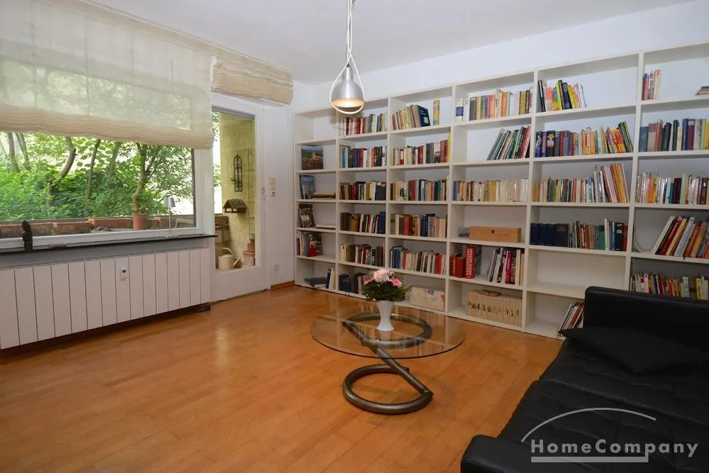 Helle und stilvoll möblierte Wohnung mit großem Balkon und Gartenblick - Foto 5