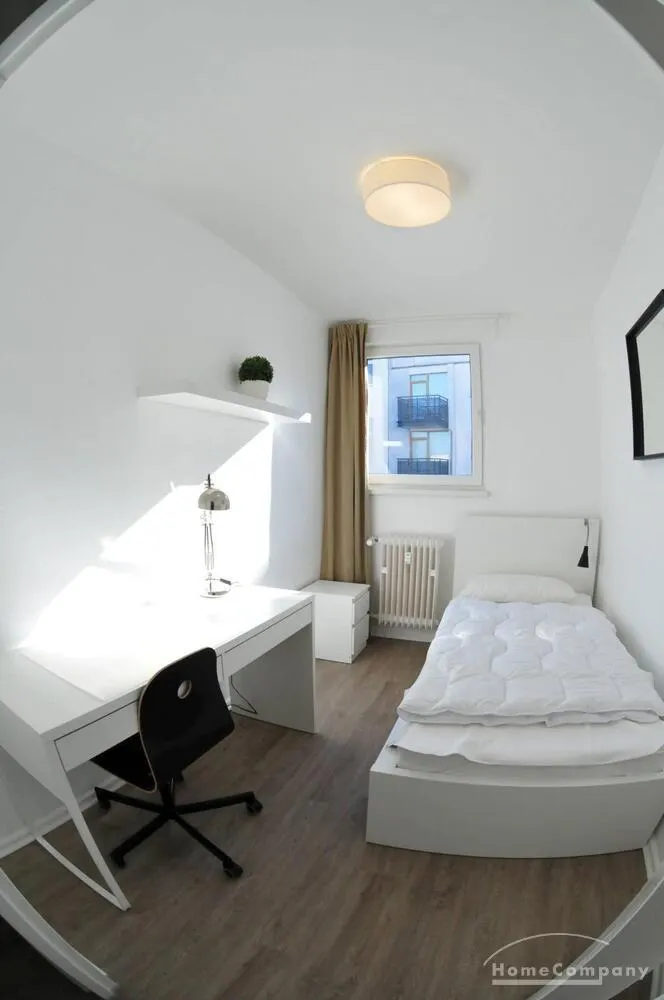 Helle 3-Zimmer-Wohnung mit Balkon in Berlin Wilmersdorf, möbliert - Photo 3
