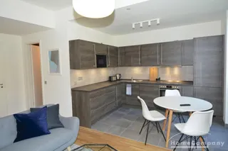 2-Zimmer-Wohnung mit Spreeblick in Tiergarten, Berlin, möbliert