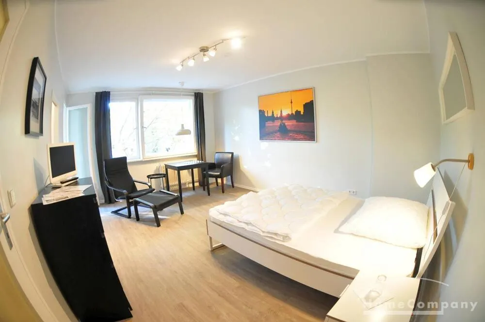 Schicke 1-Zimmer-Wohnung mit Balkon, Nähe KaDeWe, Berlin, möbliert - Photo 2