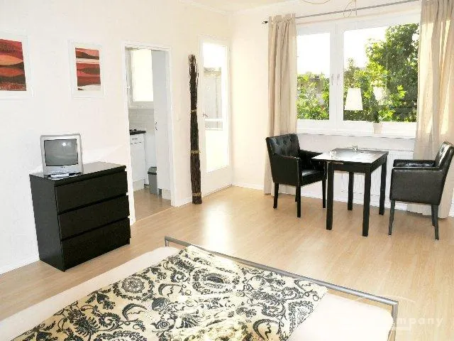Schöne 1 Zimmer Wohnung mit Balkon in Berlin Wilmersdorf - Foto 1