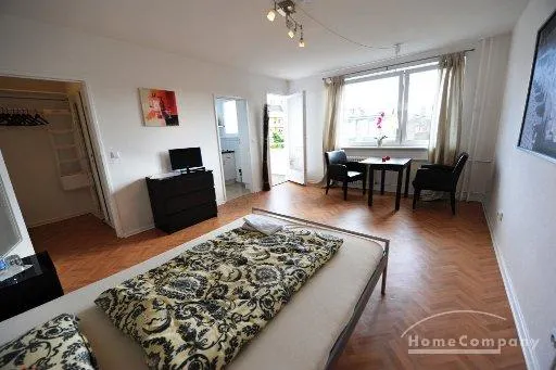 Schicke 1 Zimmer Wohnung in Berlin Wilmersdorf, möbliert - Photo 1