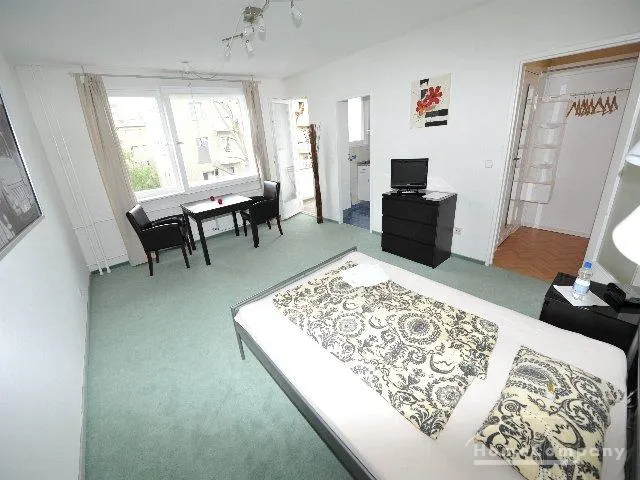 Moderne 1 Zimmer Wohnung in Berlin Wilmersdorf, möbliert - Photo 1
