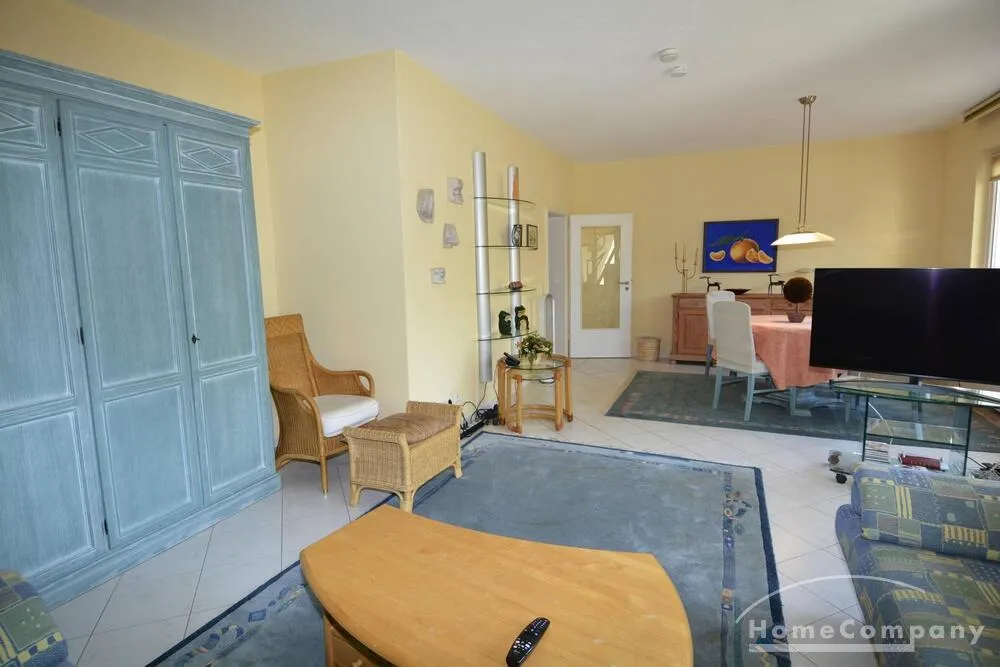 Voll möblierte Drei-Zi-Wohnung mit Balkon, Berlin Schöneberg - Photo 1