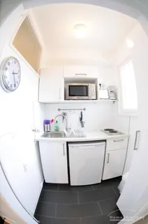 Schicke 1-Zimmer-Wohnung mit Balkon, Nähe KaDeWe, Berlin, möbliert