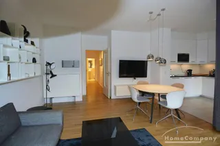 Moderne Wohnung mit Blick auf den Gleisdreieck-Park, möbliert