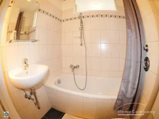 Schicke 1-Zimmer-Wohnung mit Balkon in Berlin Wilmersdorf, möbliert