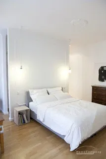 Moderne 2-Zimmer-Altbauwohnung in Berlin Mitte, möbliert