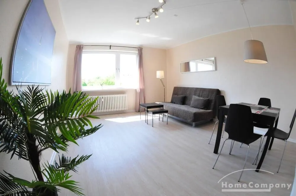 Helle 3-Zimmer-Wohnung mit Balkon in Berlin Wilmersdorf, möbliert - Photo 2