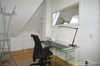 Wunderschöne, helle 3-Zimmer-Dachgeschoss-Wohnung in Berlin Charlottenburg, möbliert