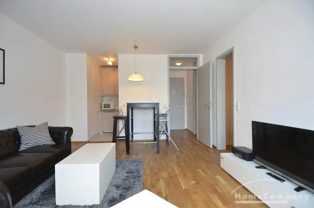 Renovierte, möblierte Zwei-Zimmer-Wohnung, Berlin Mitte mit PKW-Stellplatz - Foto 2