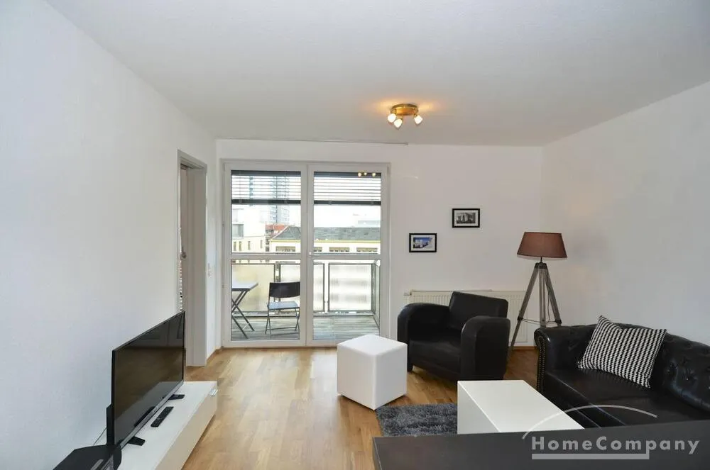 Renovierte, möblierte Zwei-Zimmer-Wohnung, Berlin Mitte mit PKW-Stellplatz - Foto 3