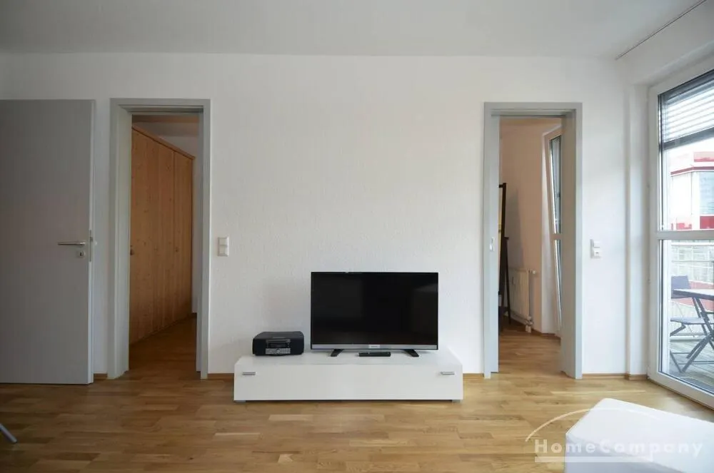 Renovierte, möblierte Zwei-Zimmer-Wohnung, Berlin Mitte mit PKW-Stellplatz - Foto 4