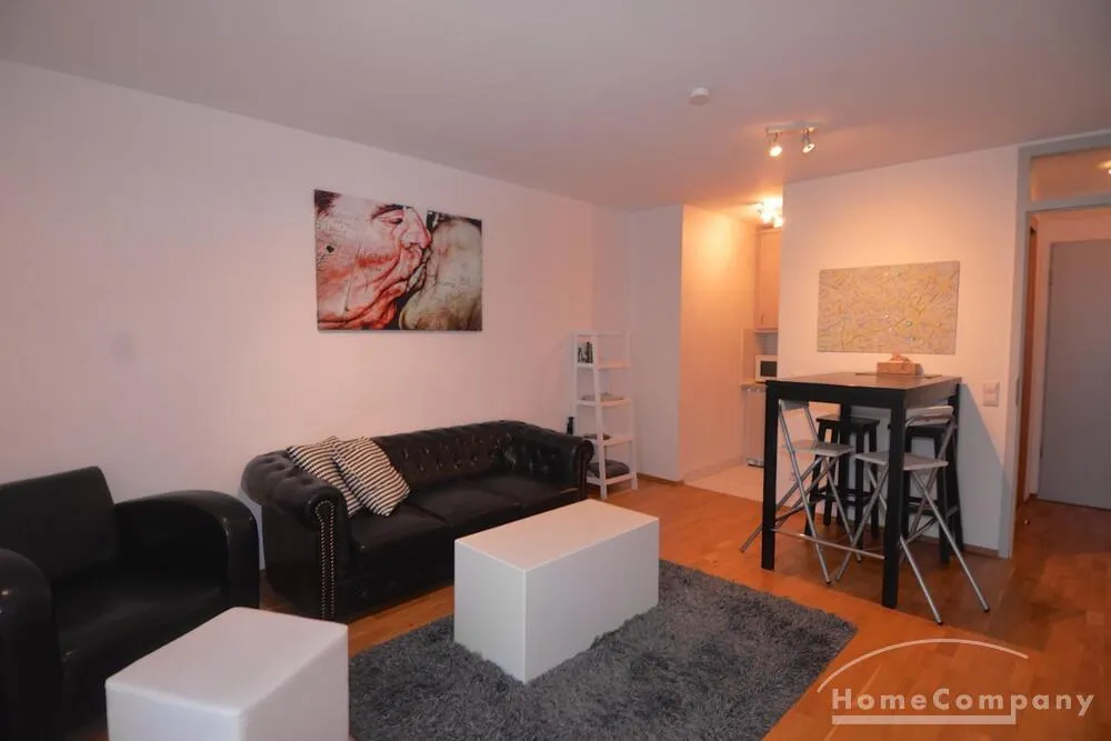 Renovierte, möblierte Zwei-Zimmer-Wohnung, Berlin Mitte mit PKW-Stellplatz - Foto 1