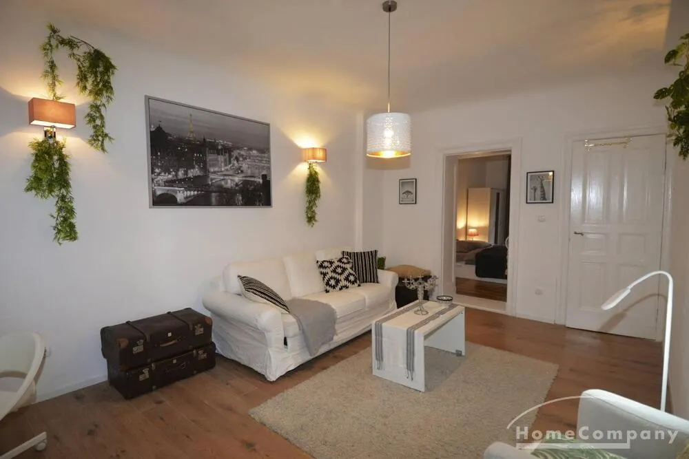 Klassische 2-Zimmer-Altbauwohnung in Charlottenburg, möbliert - Foto 1