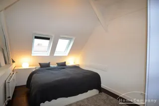 Großes und helle 2-Zimmer-Dachgeschoss in Neukölln, möbliert