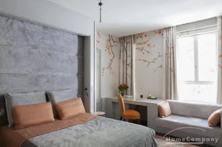 Sehr schöne Wohnung in einmaliger Villa in Westend