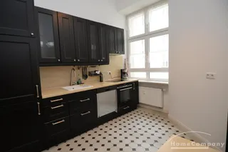 Große 2-Zimmer-Wohnung nähe Olivaer Platz, möbliert
