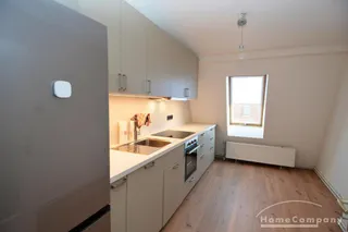 Helle 2-Zimmer-Wohnung mit Wasserblick in Tegel, möbliert