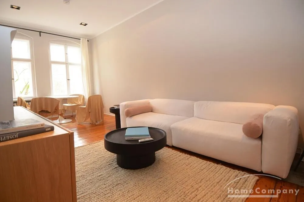 Schöne 3 Zi Wohnung Nähe Savignyplatz, mit Parkplatz und Fitnesstudio - Photo 2