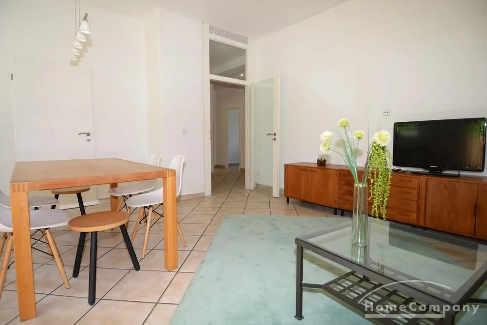 Vollständig möblierte 3,5-Zimmer-Wohnung mit 2 Balkonen und Stellplatz in Berlin-Zehlendorf - Foto 2